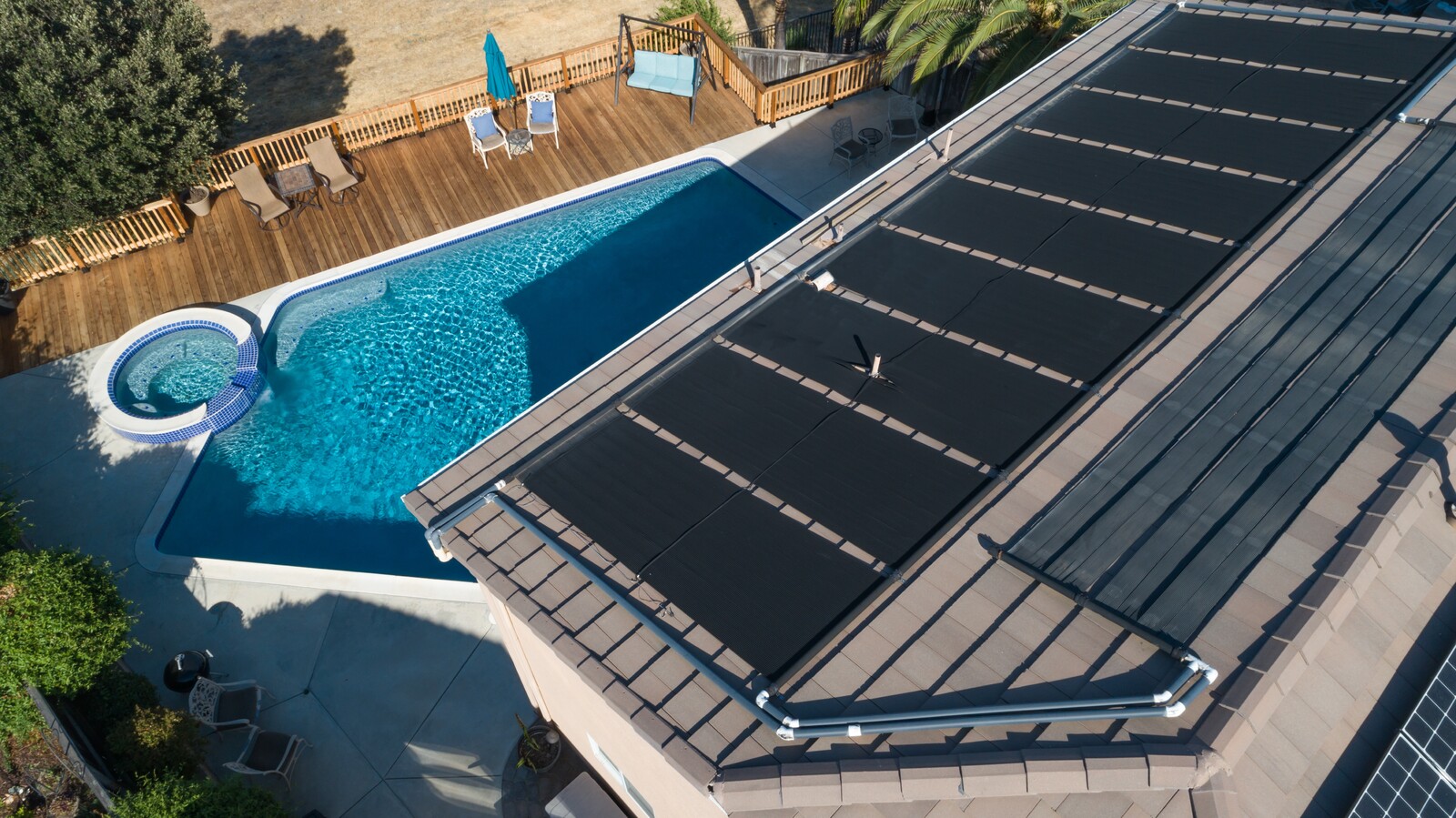 Can I heat a swimming pool with renewable energy?